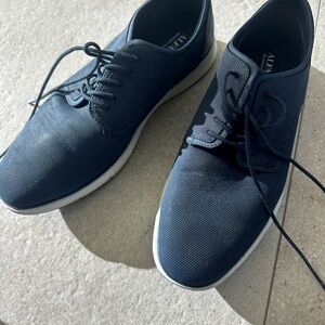 Alfani Men's Textured Faux-Leather Lace-Up Sneakers Size 10.5M